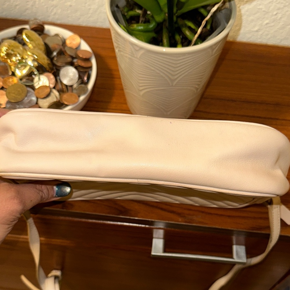 Yves Saint Laurent Beige Quilted Crossbody Bag - Picture 9 of 9